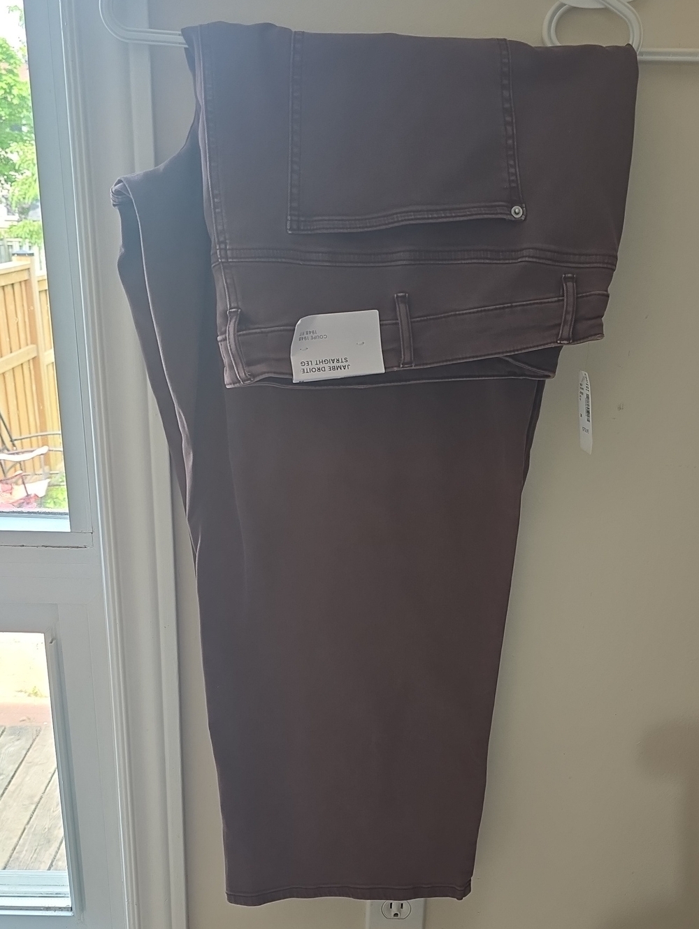 Women's Straight Leg Jeans in Deep Brown